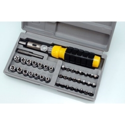                             CACCIAVITE CON MANICO MORBIDO SET
                          